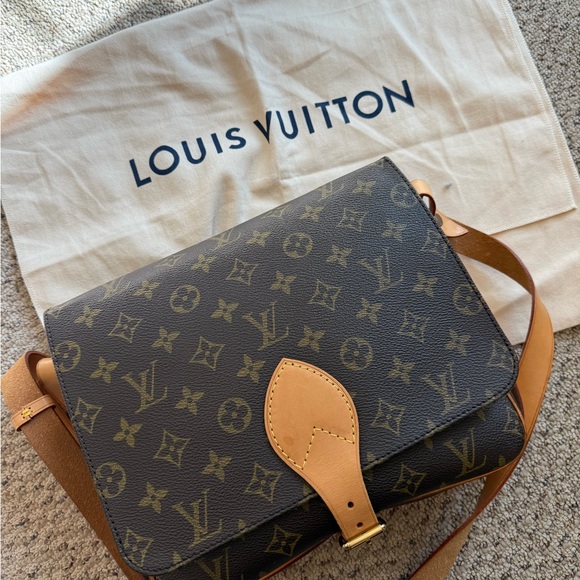 Louis Vuitton Handbags - Cartouchiere LV bag